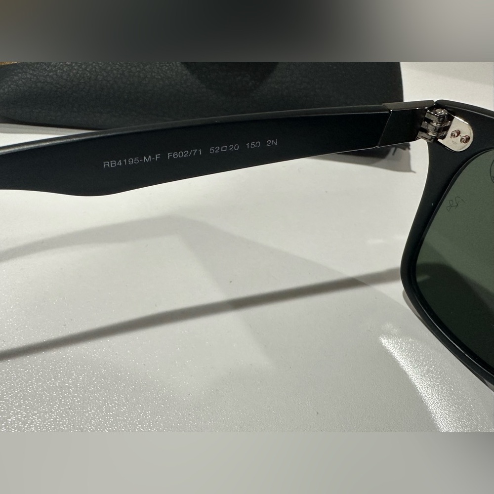 Ray-Ban Matte Black RB4195M SCUDERIA FERRARI Collection BRAND NEW - Picture 3 of 4